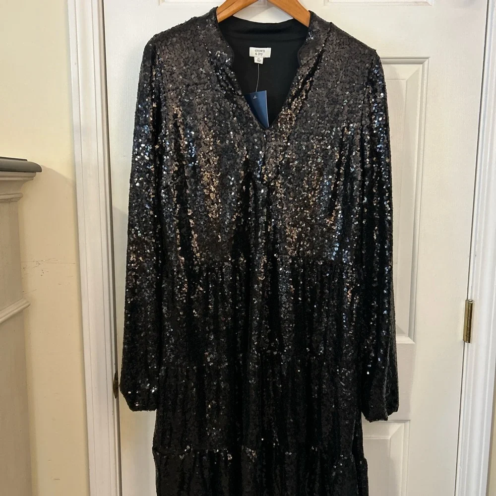 Crown & Ivy Black Sequin Long Sleeve Dress - Picture 1 of 3